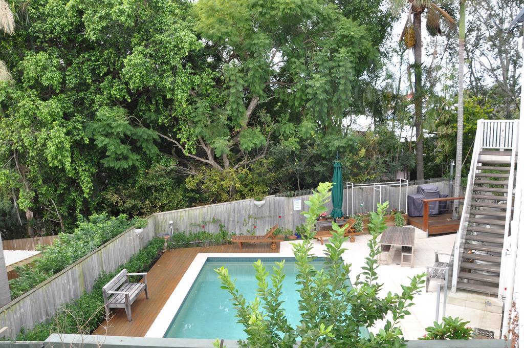 Modern 3 Bedroom Apartment In Traditional Queenslander , Patio, Leafy Yard, Pool ブリスベン エクステリア 写真